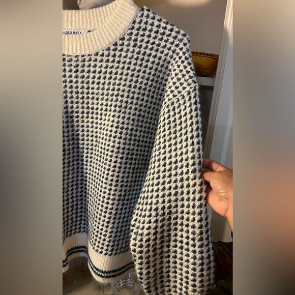 Sweater - Picture 3 of 4